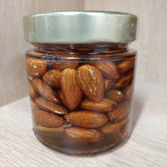 Миндаль в меде разнотравья, 260 г