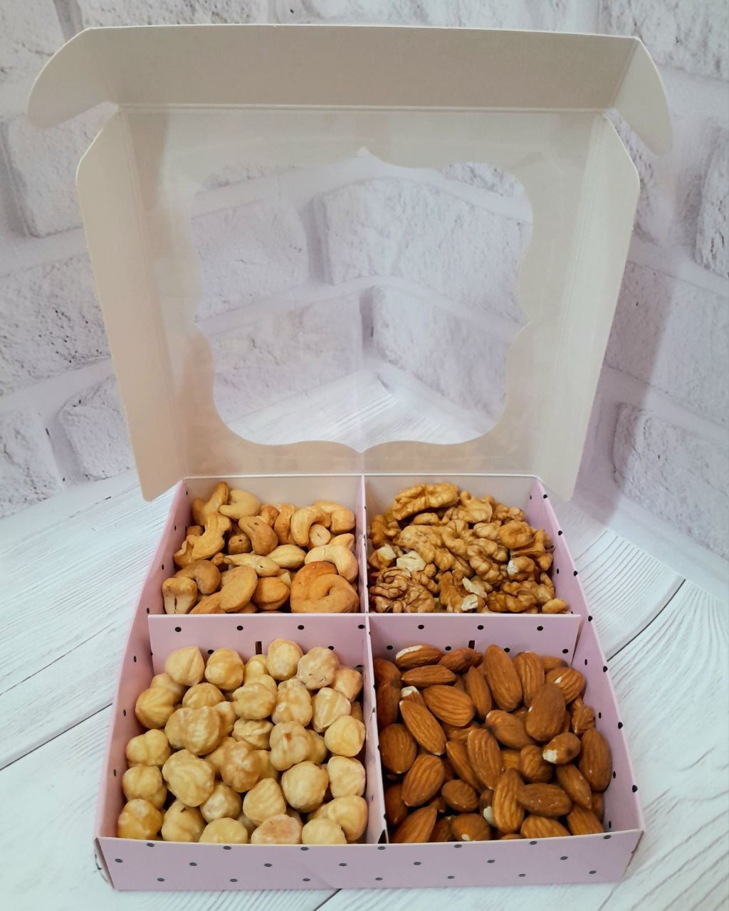 Мікс смажених горіхів (кешью, фундук, мигдаль, волоський горіх), 270 грам